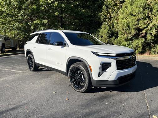 2026 Chevrolet Traverse FWD LT