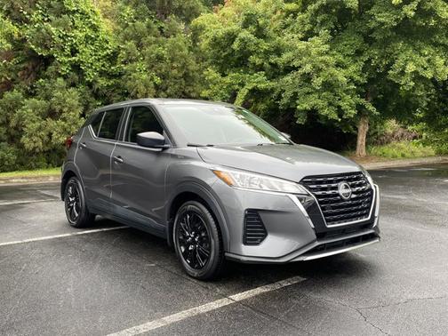 2022 Nissan Kicks S