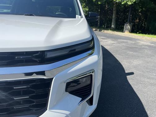 2025 Chevrolet Traverse FWD LT