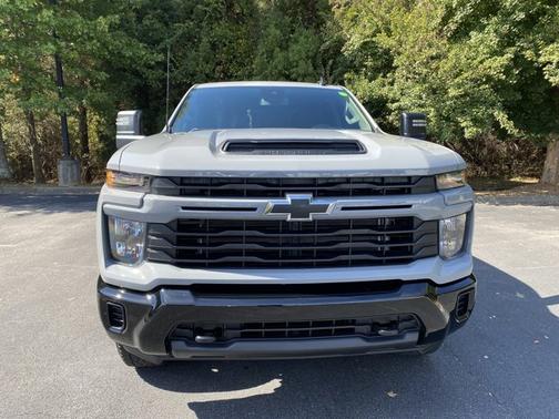 2024 Chevrolet Silverado 2500 Custom