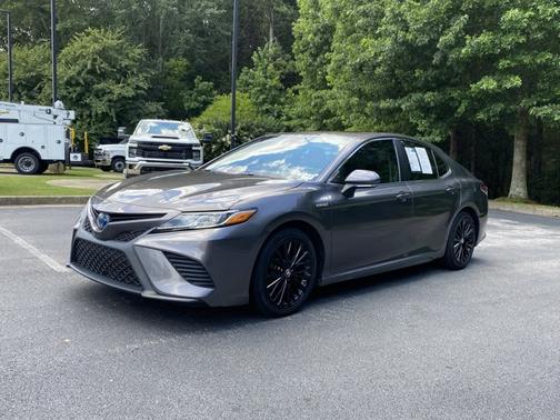 2019 Toyota Camry Hybrid SE