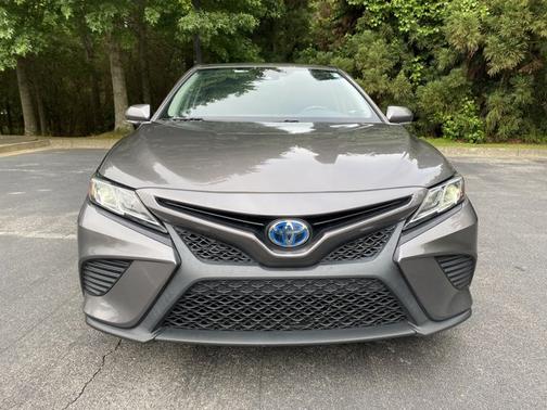 2019 Toyota Camry Hybrid SE