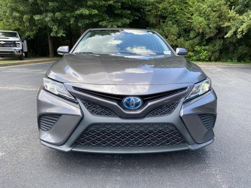 2019 Toyota Camry Hybrid SE