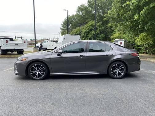 2019 Toyota Camry Hybrid SE