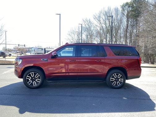 2022 GMC Yukon XL AT4