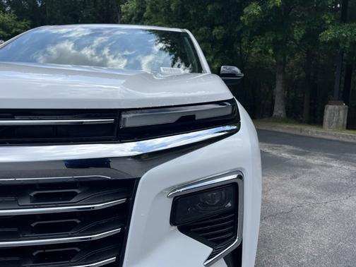 2025 Chevrolet Traverse FWD LT