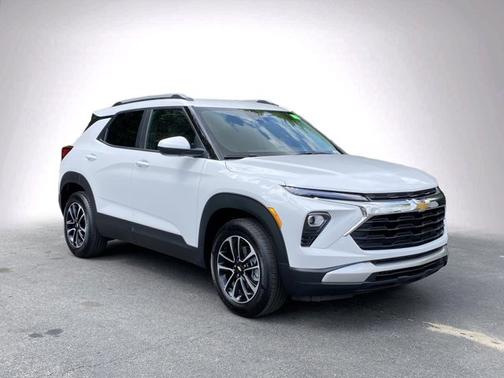 Summit White 2026 Chevrolet Trailblazer LT