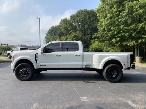 2024 Ford F-450 Limited