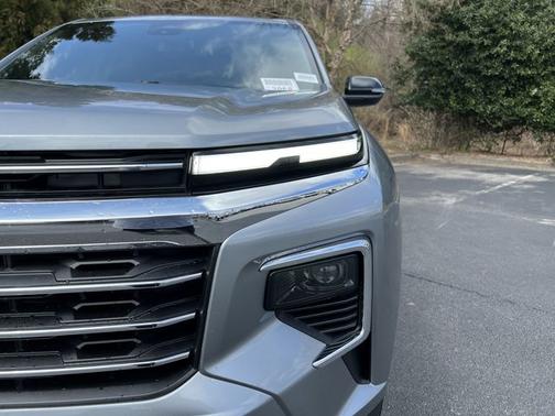 2025 Chevrolet Traverse FWD LT
