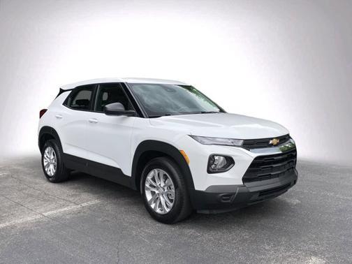 Summit White 2023 Chevrolet Trailblazer LS