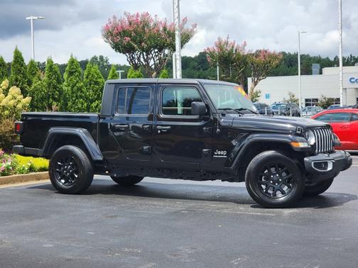 2023 Jeep Gladiator Overland