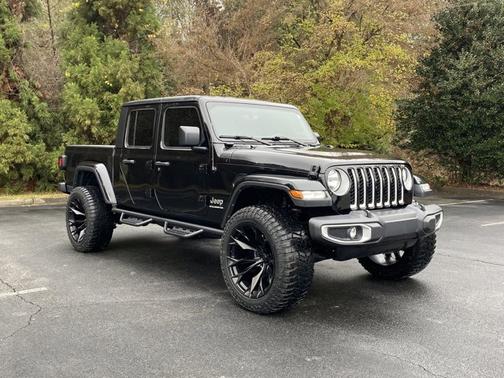 2023 Jeep Gladiator Overland