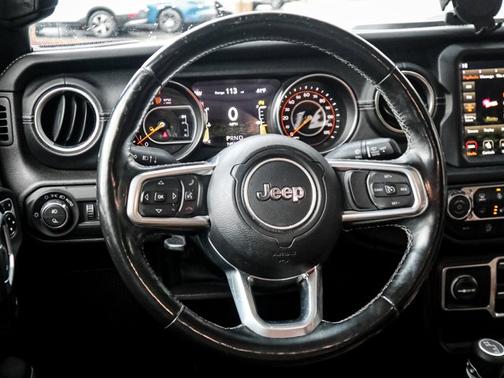 Bright White Clearcoat 2020 Jeep Gladiator Overland