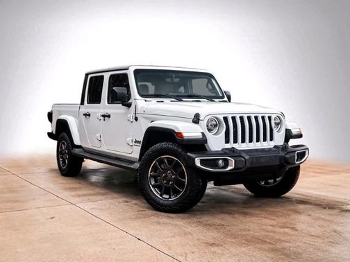 Bright White Clearcoat 2020 Jeep Gladiator Overland