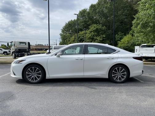 Eminent White Pearl 2020 Lexus ES 300h Base