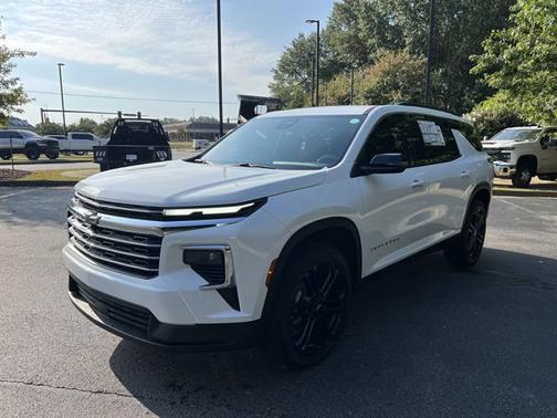 2026 Chevrolet Traverse FWD LT
