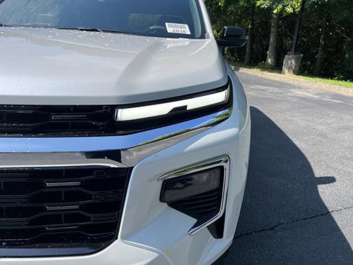 2025 Chevrolet Traverse FWD LT