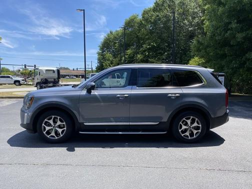 Everlasting Silver 2021 Kia Telluride EX