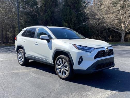 2022 Toyota RAV4 XLE Premium