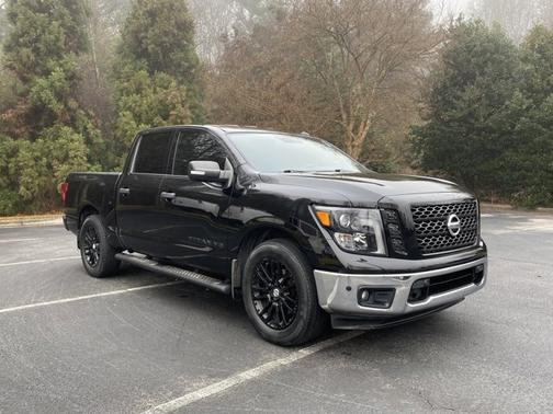 2018 Nissan Titan SV