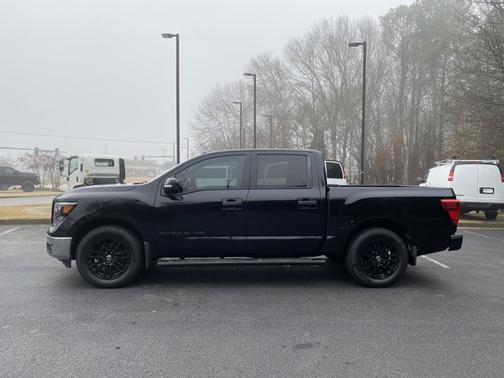 2018 Nissan Titan SV