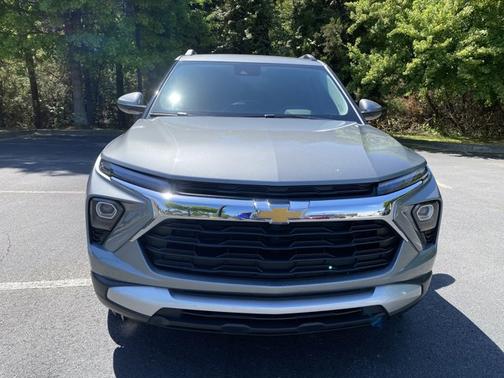 Sterling Gray Metallic 2024 Chevrolet Trailblazer LT