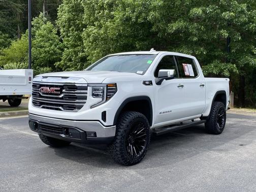 Summit White 2023 GMC Sierra 1500 SLT