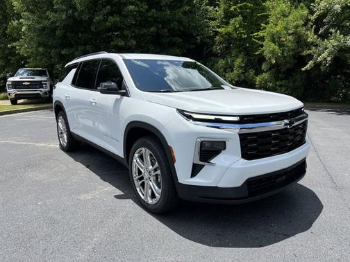 2025 Chevrolet Traverse FWD LT