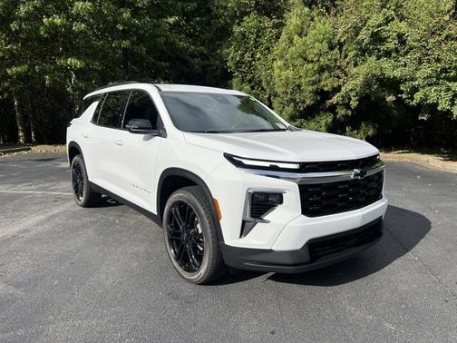 2026 Chevrolet Traverse FWD LT