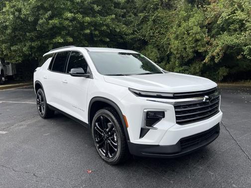 2026 Chevrolet Traverse FWD LT