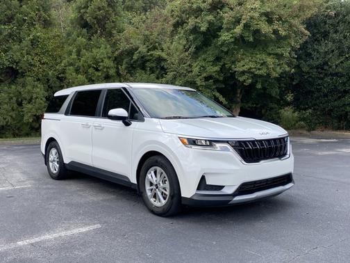 2024 Kia Carnival LX