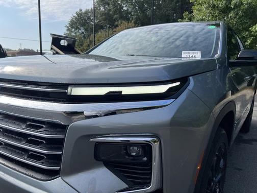 2026 Chevrolet Traverse FWD LT