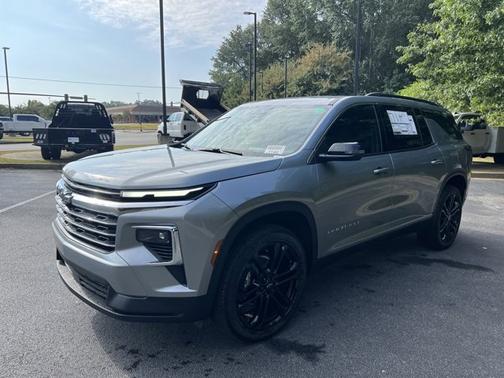 2026 Chevrolet Traverse FWD LT