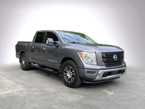 2020 Nissan Titan SV