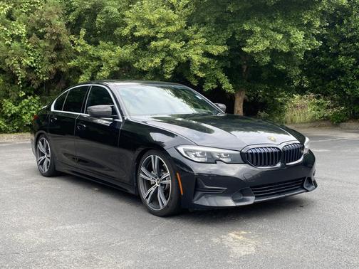Black Sapphire Metallic 2020 BMW 330 i