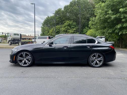 Black Sapphire Metallic 2020 BMW 330 i