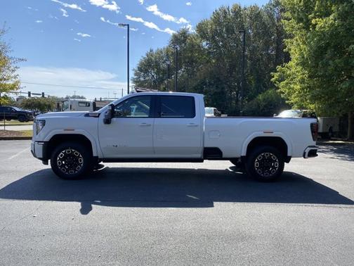 2024 GMC Sierra 2500 AT4