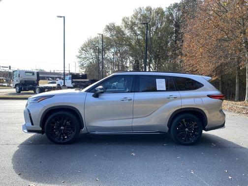 2023 Toyota Highlander XSE