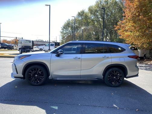 2023 Toyota Highlander XSE