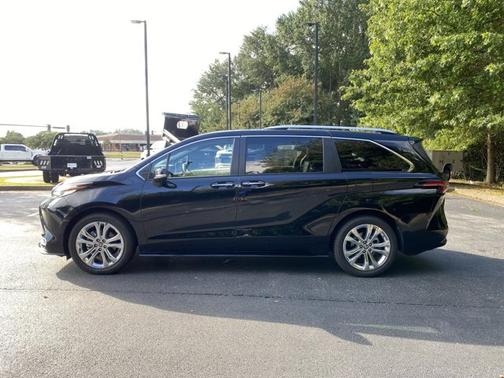 2022 Toyota Sienna Platinum