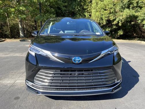 2022 Toyota Sienna Platinum