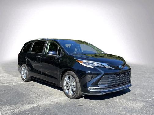 2022 Toyota Sienna Platinum
