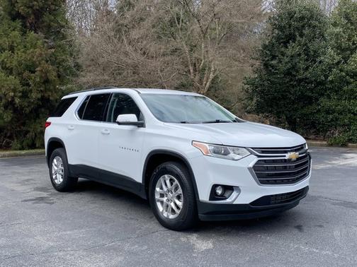 2021 Chevrolet Traverse LT Cloth