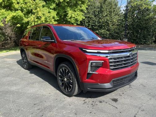 2025 Chevrolet Traverse FWD LT