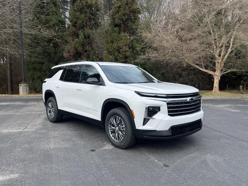 2026 Chevrolet Traverse FWD LT