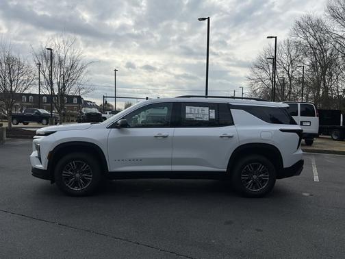2026 Chevrolet Traverse FWD LT