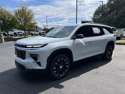 2026 Chevrolet Traverse FWD LT