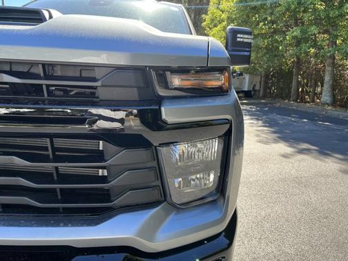 2026 Chevrolet Silverado 2500 Custom