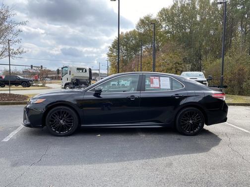 2020 Toyota Camry SE