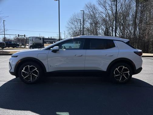 Summit White 2026 Chevrolet Equinox EV LT2 w/PDE